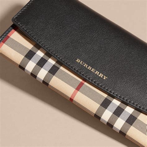 burberry wallet women.